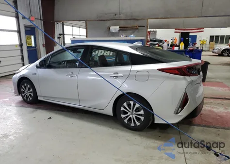 2021 Toyota Prius Prime Le z USA, uszkodzony, nr VIN JTDKAMFP6M3194281